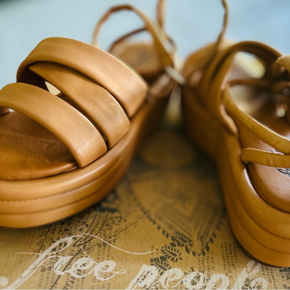 FREE PEOPLE Harper Leather Platform Sandals in Lion SZ: 37 - Picture 7 of 8